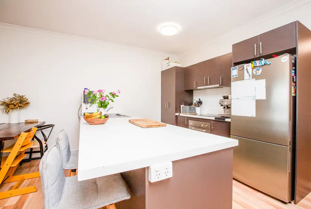 South Hedland 2 Bedroom SURE TO IMPRESS - 2011 Modern Built 2x2 Top Level Apartment!