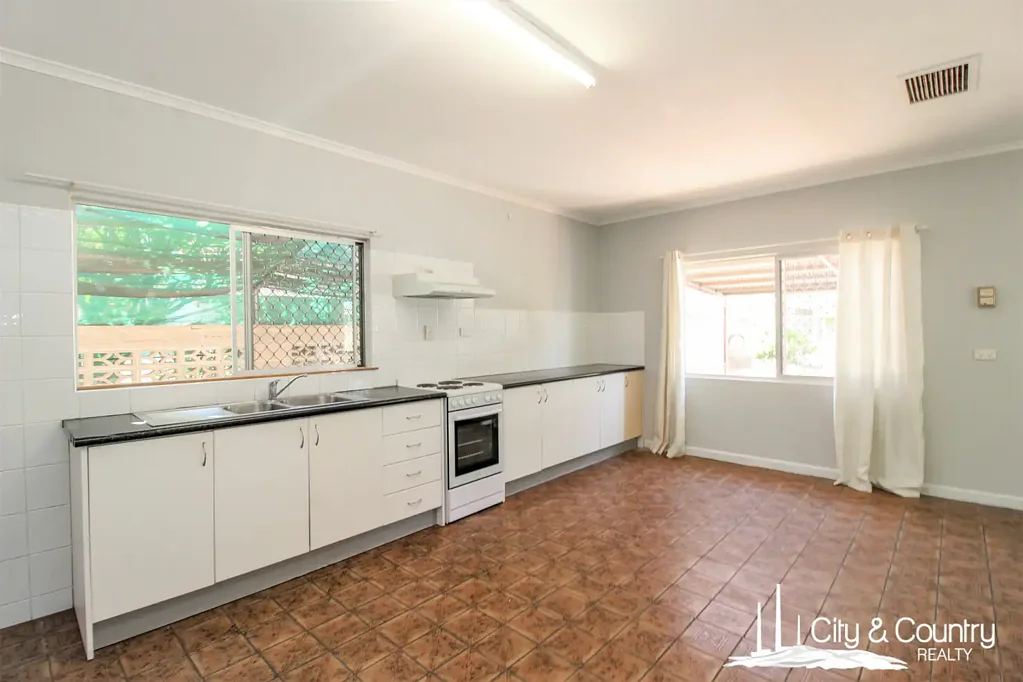Mount Isa 7 Bedroom Strong Returns on Rebecca Street – Approx. 11.2% ROI
