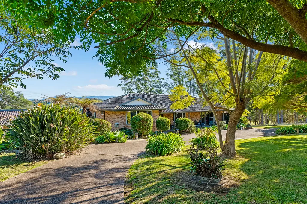 Narrawallee 4 Bedroom Exceptional 10-Acre Retreat