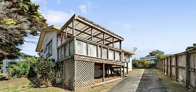 40万纽币买600平大地？中介：这是从业以来见过最烂的房子