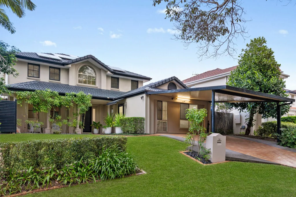 Mansfield 5Zimmer Luxurious Resort-Style Living in a Private & Leafy Enclave
