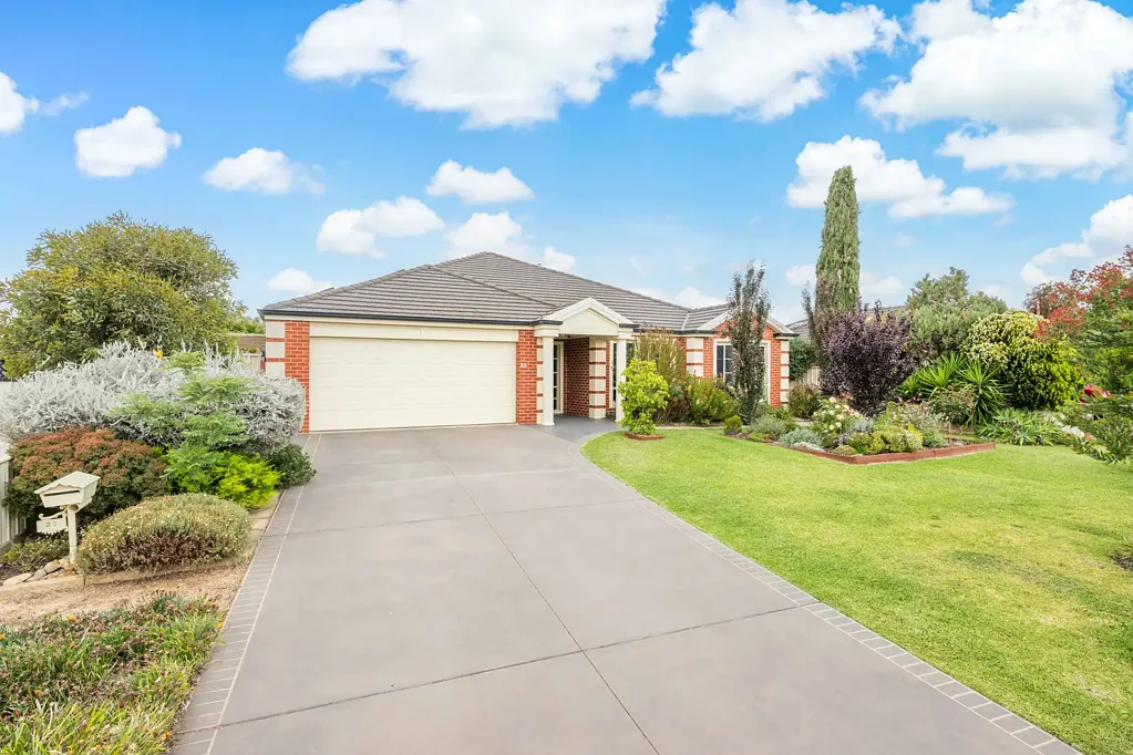 Mooroopna 4غرفة نوم Immaculate Family Home with Pool