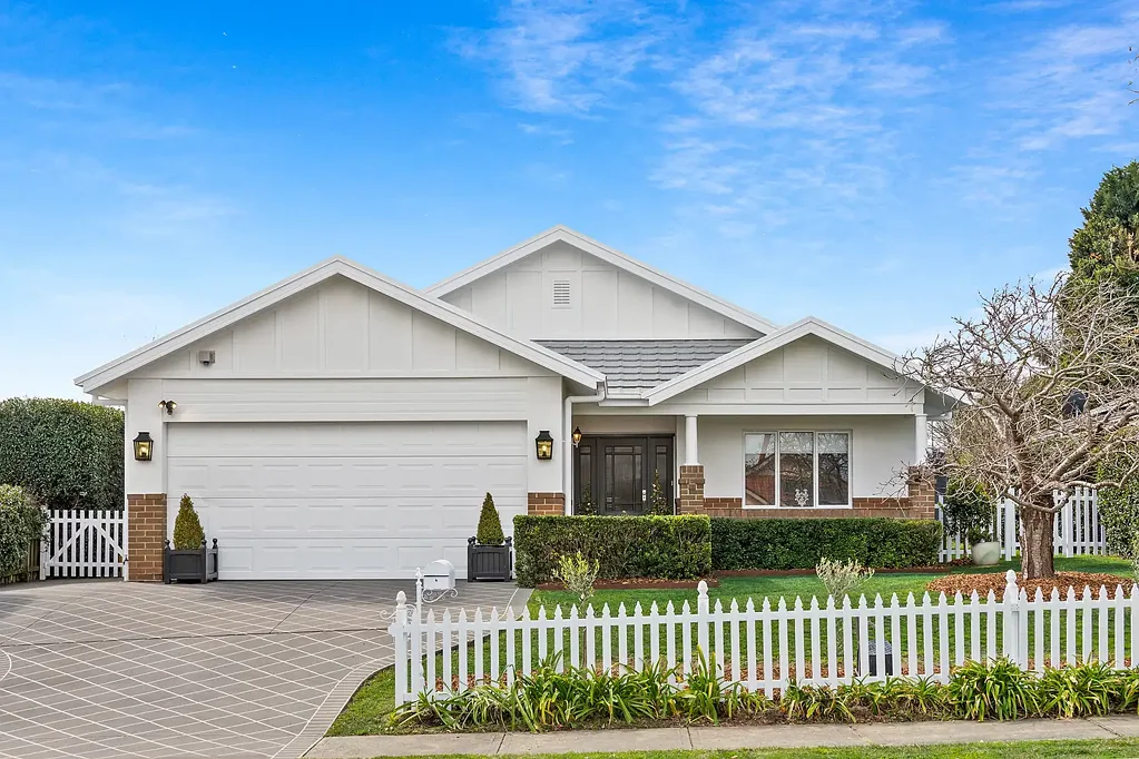 Bowral 4બેડરૂમ Custom Built Californian Bungalow Style Family Home