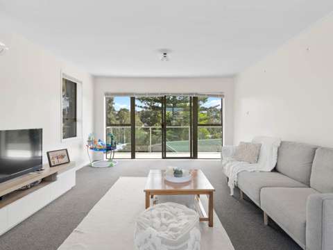 Browns Bay 5 Bedroom BUY 1 OR 2, the vendor instructed to SELL