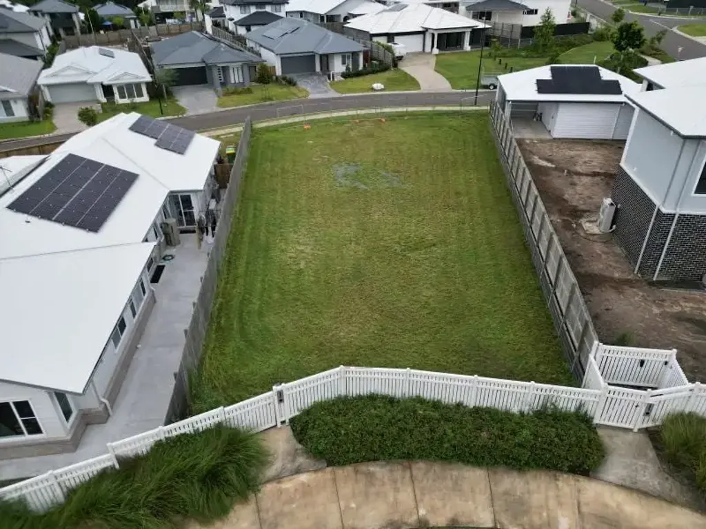 Redland Bay 海滨瑰宝 优校环抱 641㎡梦想土地 双入口设计 自定义家园 顶级开发 视野开阔 交通便捷 “Premium” Dual Street Frontage Block – The Last Of Its Kind