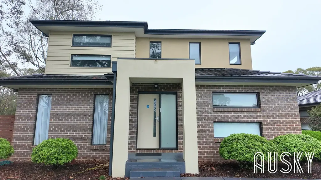 FOR LEASE – Modern 4-Bedroom Townhouse in Croydon North