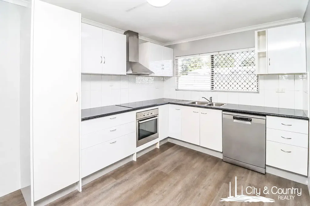 Mount Isa 2Kwarto Modern Investment with 9.42% ROI & Private Courtyard