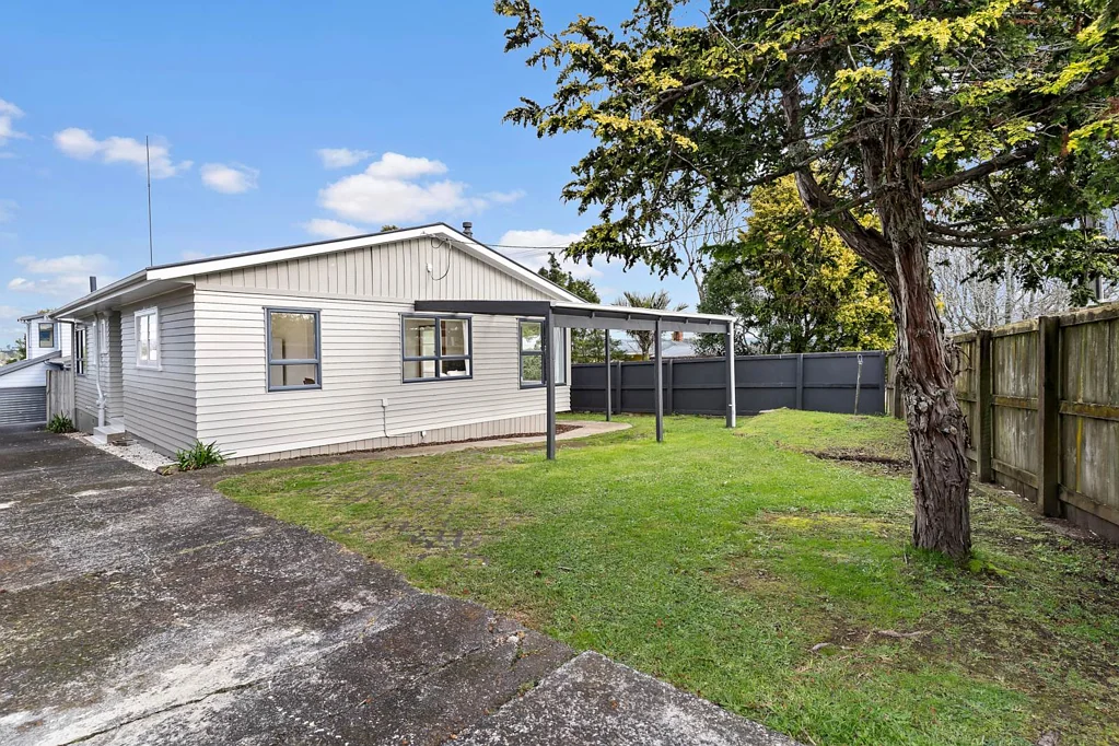 8A Valley View Road, Glenfield, North Shore City, Auckland