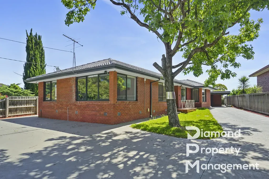 Single Level Low Maintenance Home At Unbeatable Location