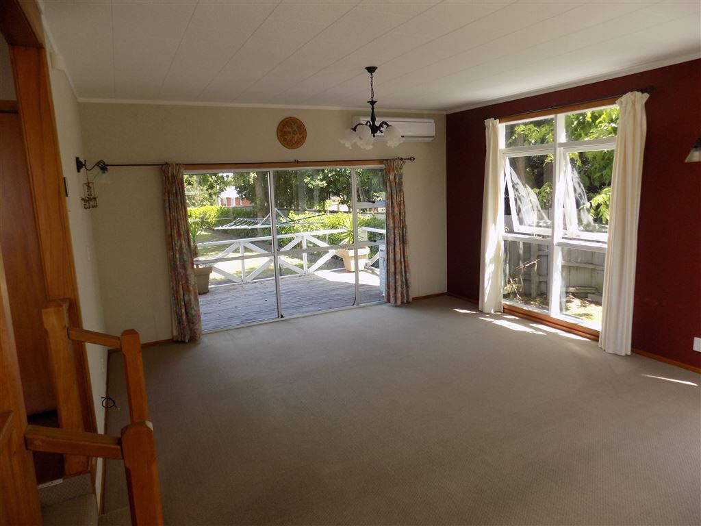 60 Te Atatu Road, Te Atatu South, Auckland - Waitakere, 5 rūma, 3 rūma horoi