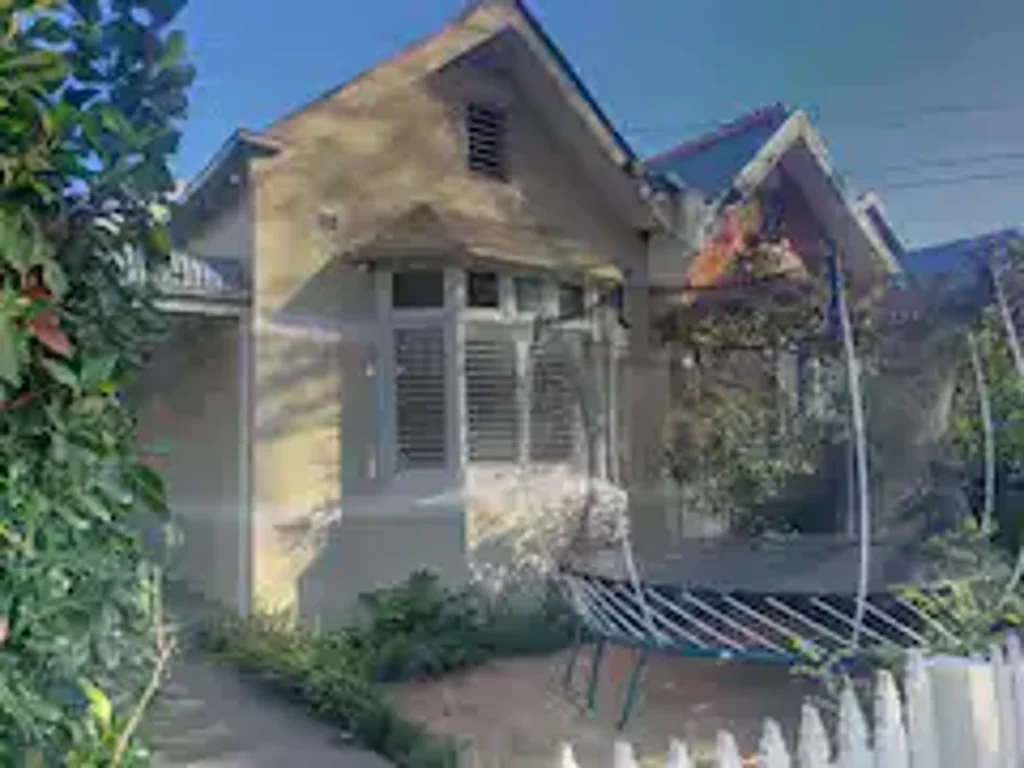 FULLY FURNISHED: Elwood Edwardian 3BEDR+Garage (walk village+beach)