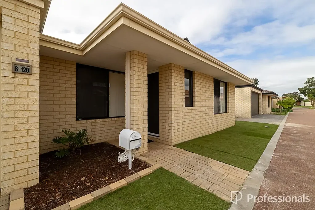 3 X 2 Villa in quiet location