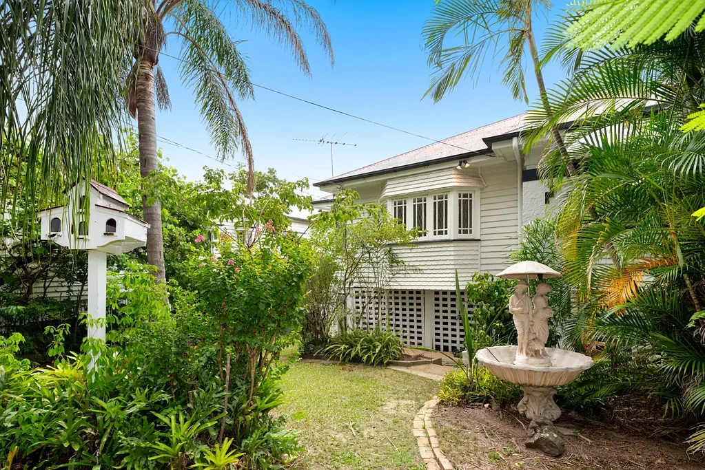 436 Cavendish Road, Coorparoo, QLD 4151