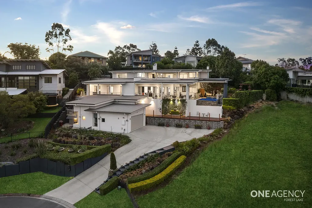 Brookwater 6房 建筑宏伟 | 布鲁克沃特地标住宅，拥有无与伦比的景观 Architectural Grandeur |Dual Living with Granny Flat |Amazing Views