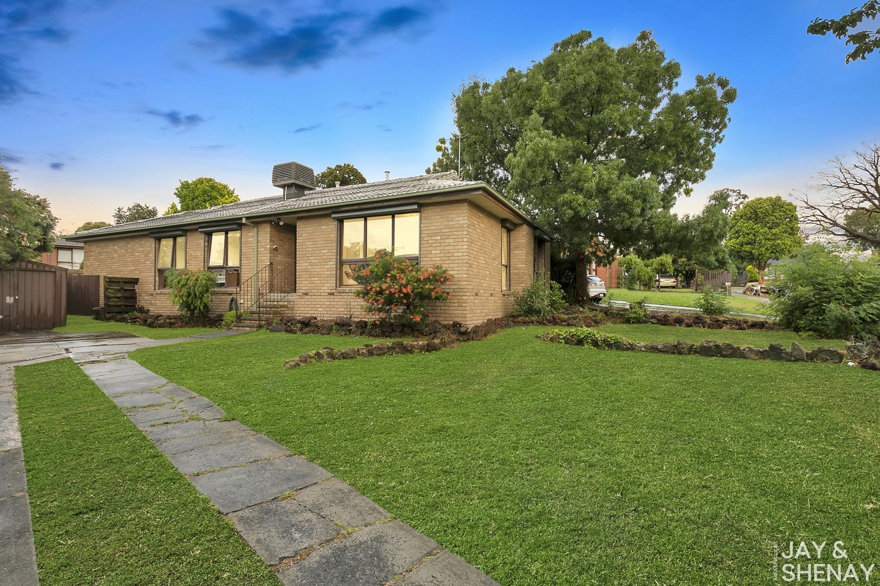 4 THOMPSON CT, ENDEAVOUR HILLS VIC 3802, 0房, 0浴, House