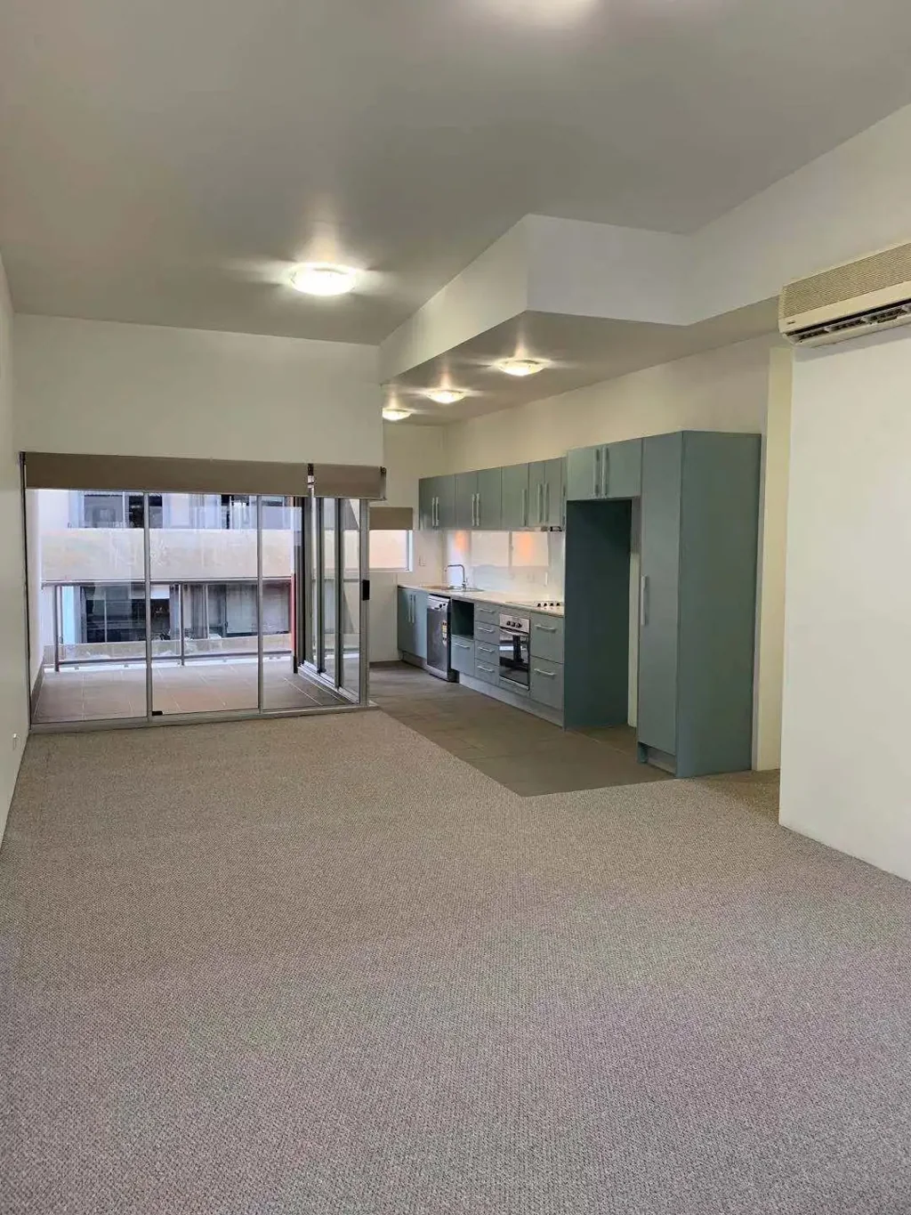 Newly Renovated 3Bed | 2Bath | 1Car Apartment in Newstead