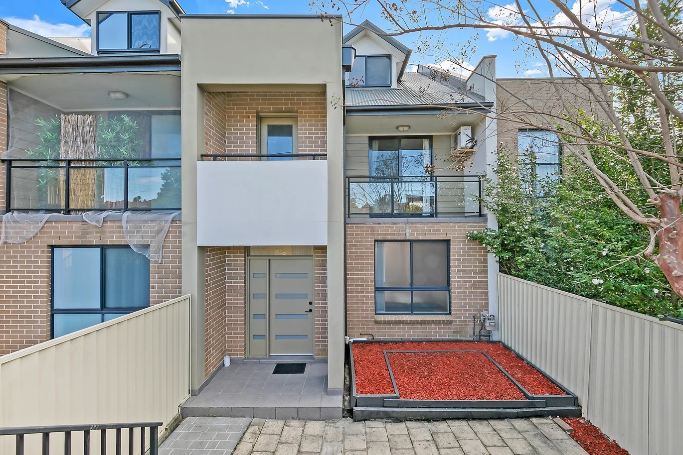 UNIT 2 1 LEAMINGTON RD, DUNDAS NSW 2117, 0 침실, 0 욕실, Townhouse