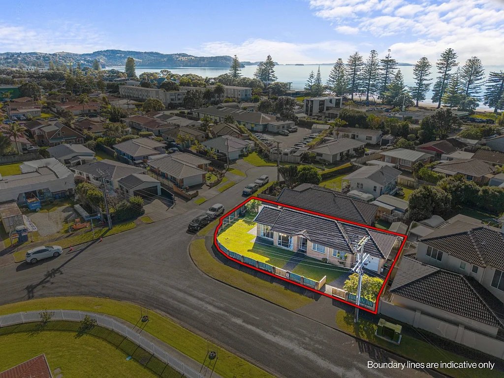 Orewa 3 Bedroom Freehold & Sunny in Top Location!