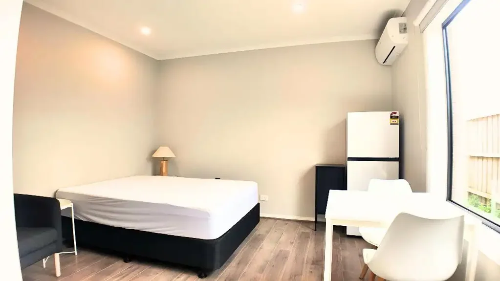 $300/week - Private Ensuite - Drouin