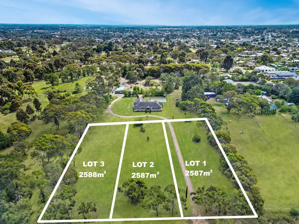 Hamilton  Exclusive Course-side Living