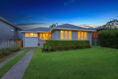 Pennant Hills 4कमरा Everyday Escapism, Absolute Convenience: Premium Entertainer, Walk to Schools & Station