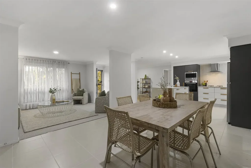Everton Hills 3ਬੈੱਡਰੂਮ Stylish Renovated Home in a Quiet Locale