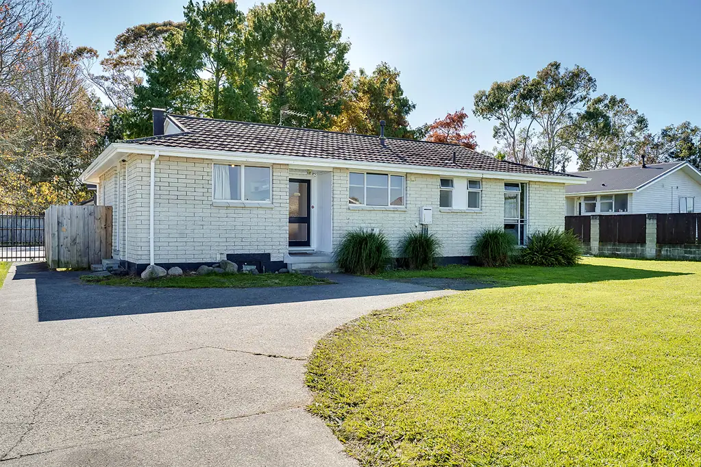 Enderley 3房  Spacious 3-Bedroom Brick Home On Freehold.