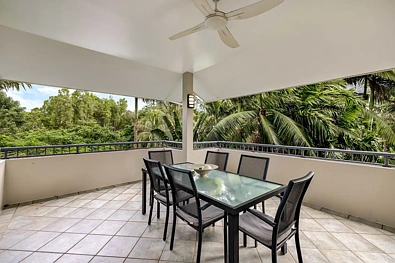 Palm Cove 3Habitaciones Spacious, effortless living in the heart of Palm Cove. Welcome to Oasis