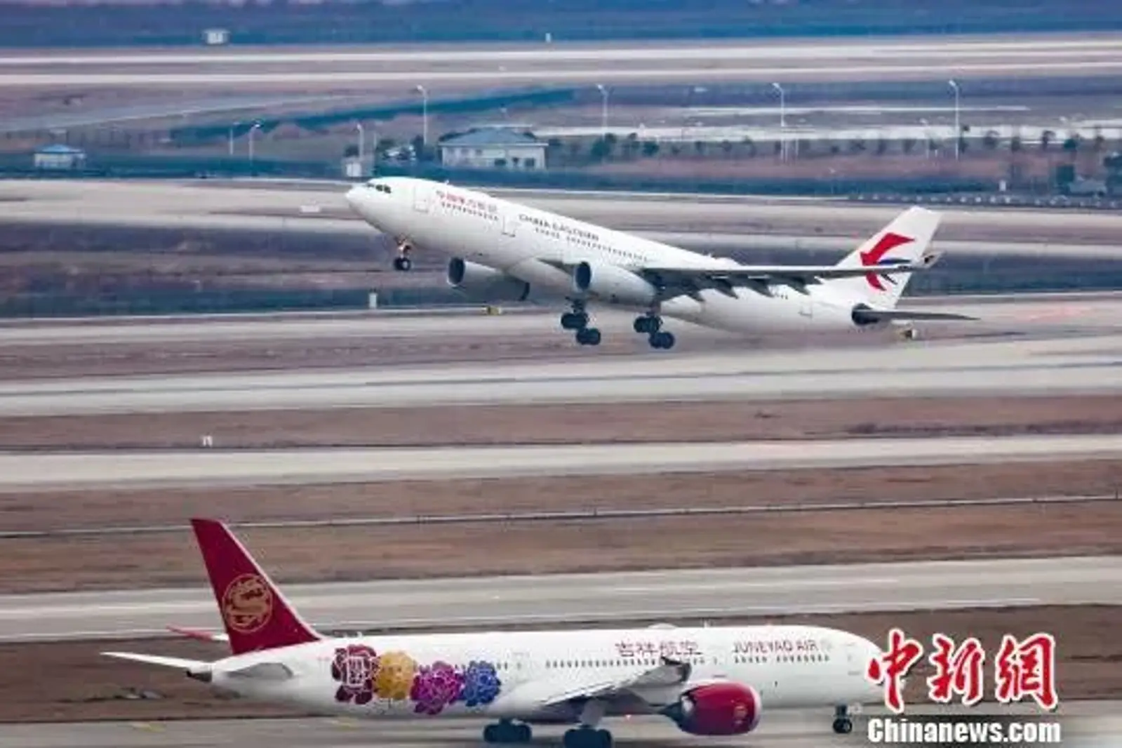 对印尼海关收“小费”说不!中国游客竟遭海关拒绝入境