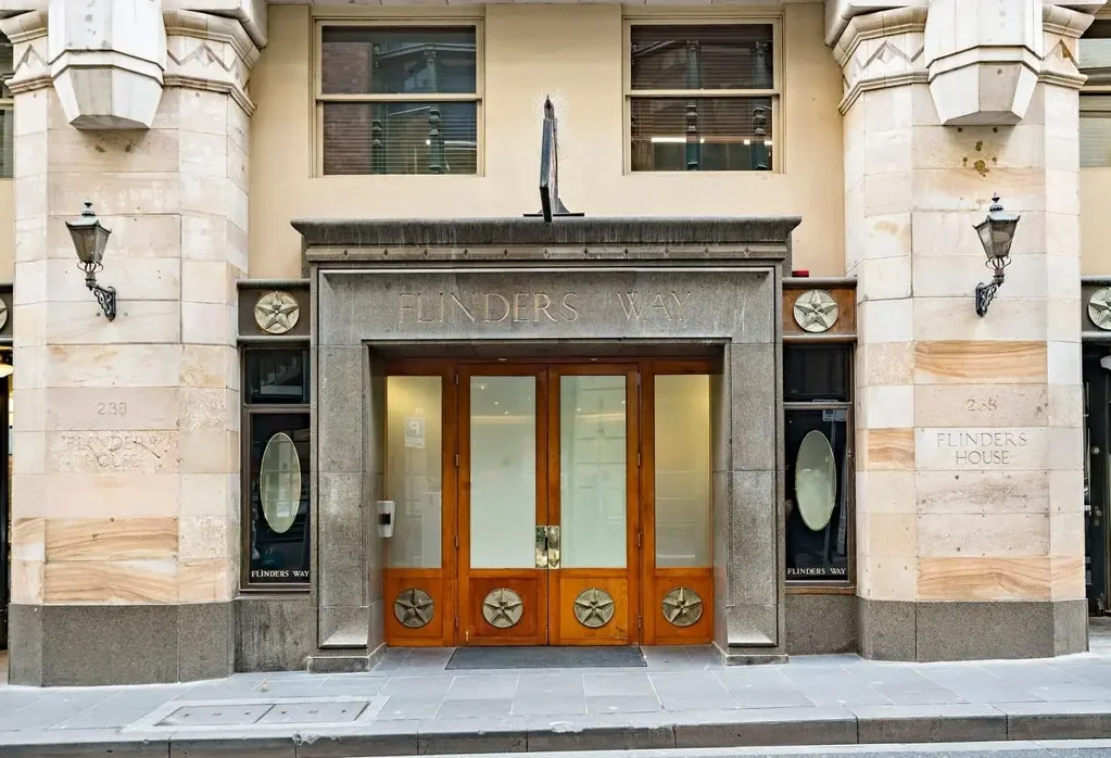 Charming Flinders Lane Apartment