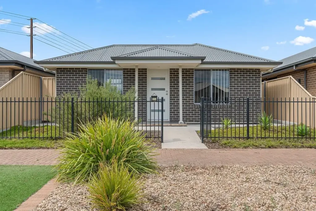 Seaford Meadows 4 Bedroom Attention Investors!
