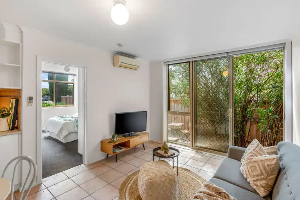 Ground Floor Apartment, Block of 6