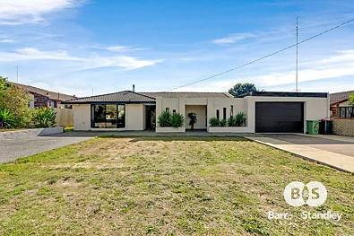 Carey Park 4 Bedroom Charming Home in a Quiet Cul-de-Sac Location