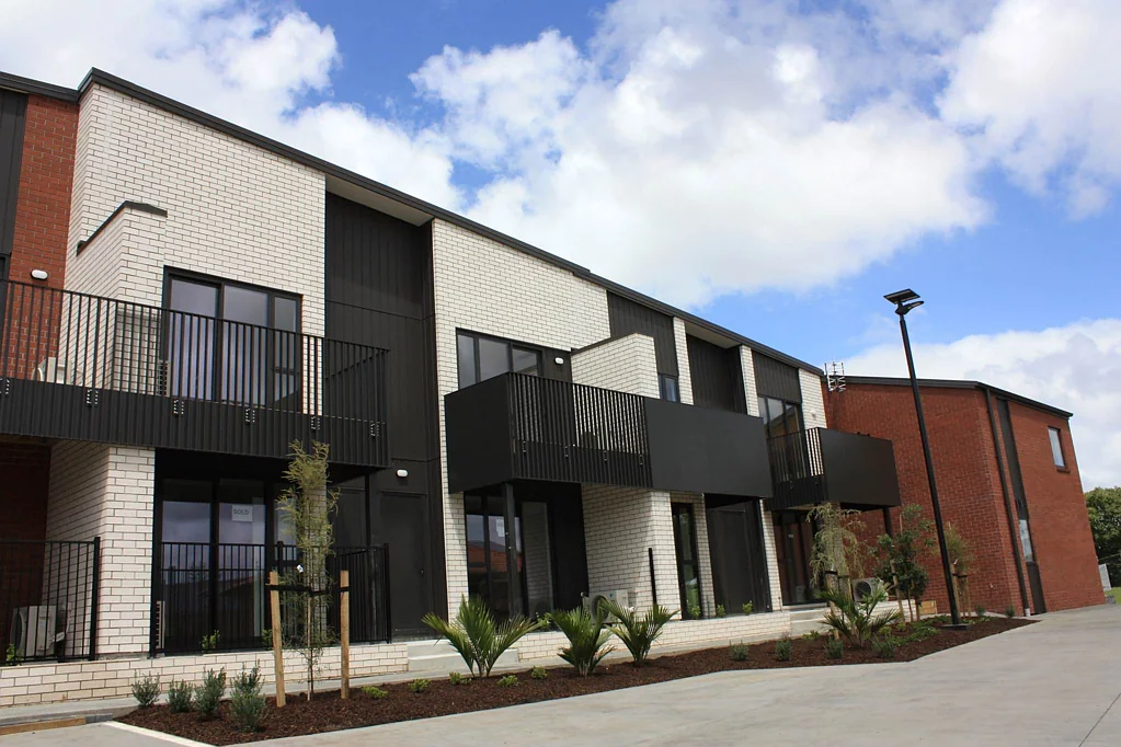 Mangere 2房  Home and Income - Investment Opportunity