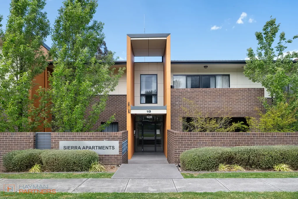 Lyons 1Moenga Modern & Stylish Single-Level North-Facing Apartment in Boutique Complex with Parkland Views in the Heart of Woden
