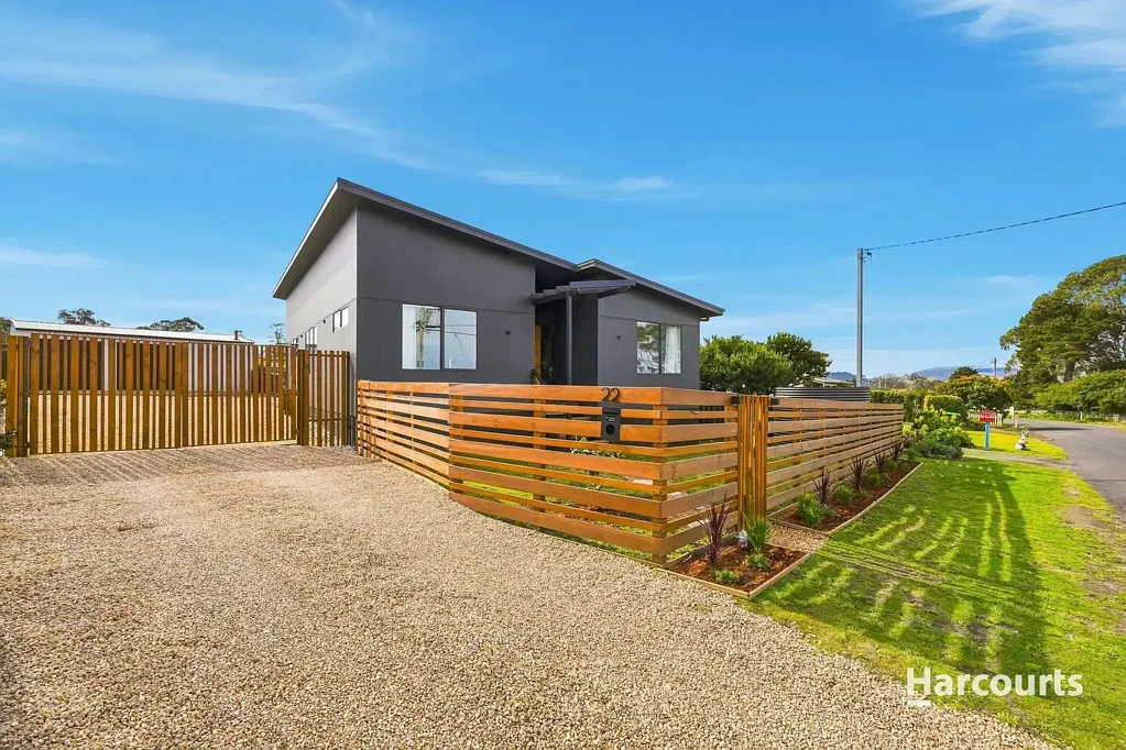 Carlton River 3Kwarto Magnificent Family Home in the Heart of Carlton River OFFER CLOSE FRI AT 12PM