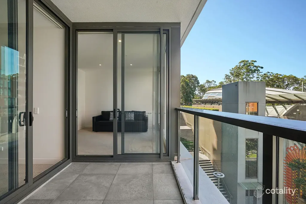 North Ryde 1房 标志性Centrale公寓 东向阳光客厅 Smeg石材厨房 步行North Ryde 周边配套齐全 Contemporary Designer Living in the Heart of North Ryde's Vibrant Metro Precinct
