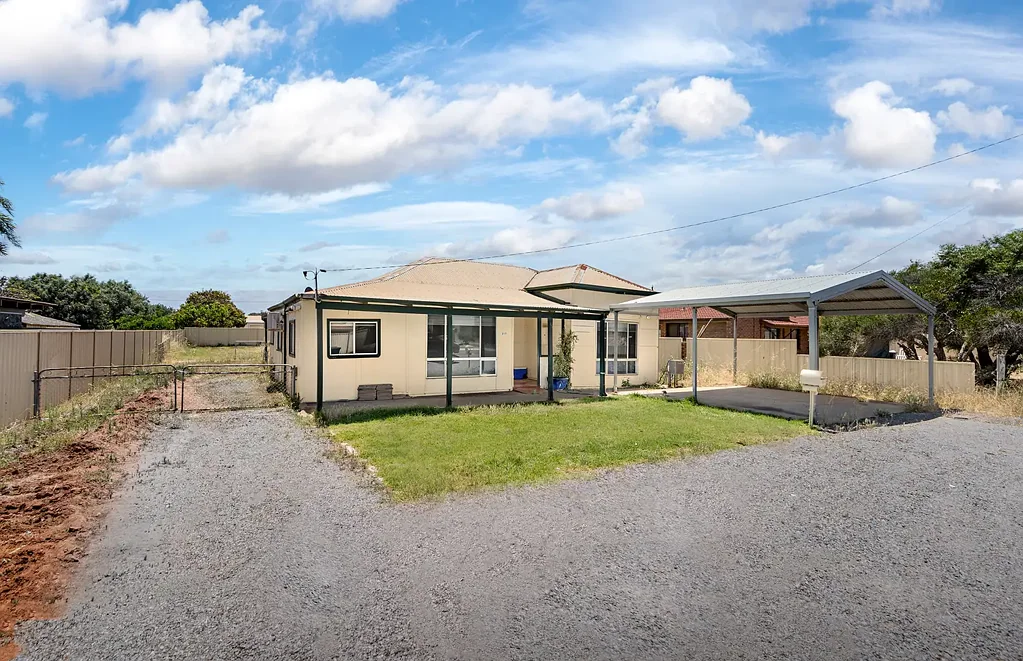 217 First Street, Wonthella, WA 6530