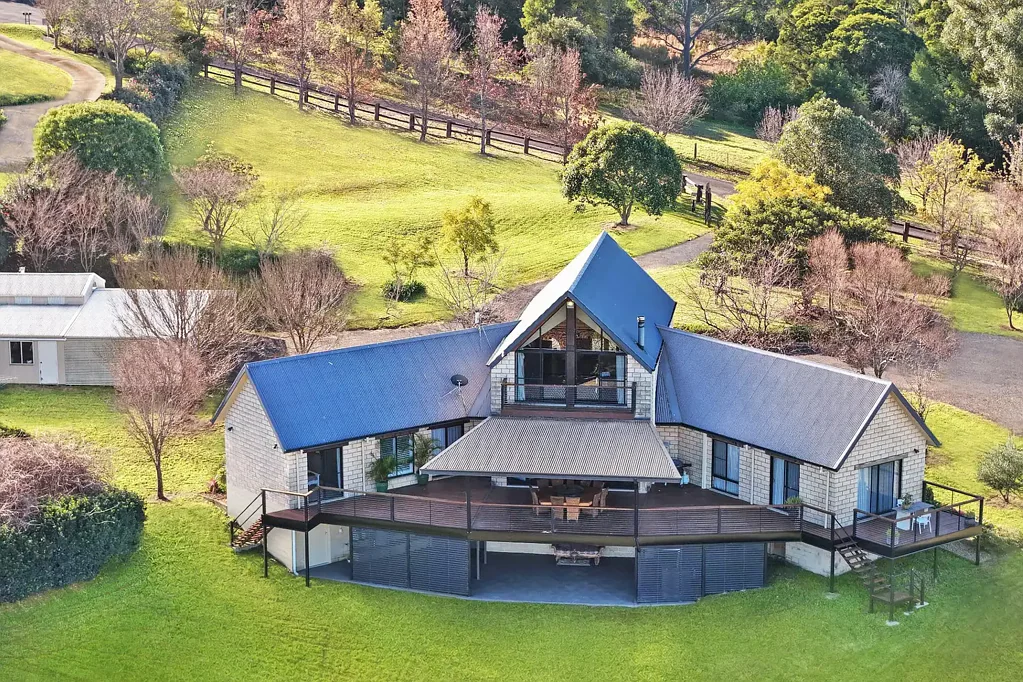 East Kurrajong 4chambre Luxury Acreage Living with Exceptional Equestrian Facilities