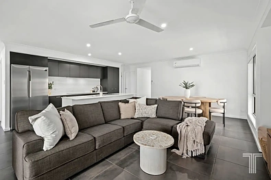 Spring Mountain 4房 现代生活，从一开始就精心打造。 Contemporary Living, Thoughtfully Finished from Day One.