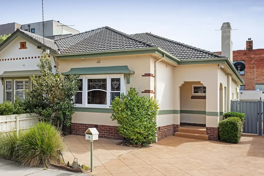 Caulfield South 2कमरा Solid and Substantial Art Deco with Entertaining Appeal