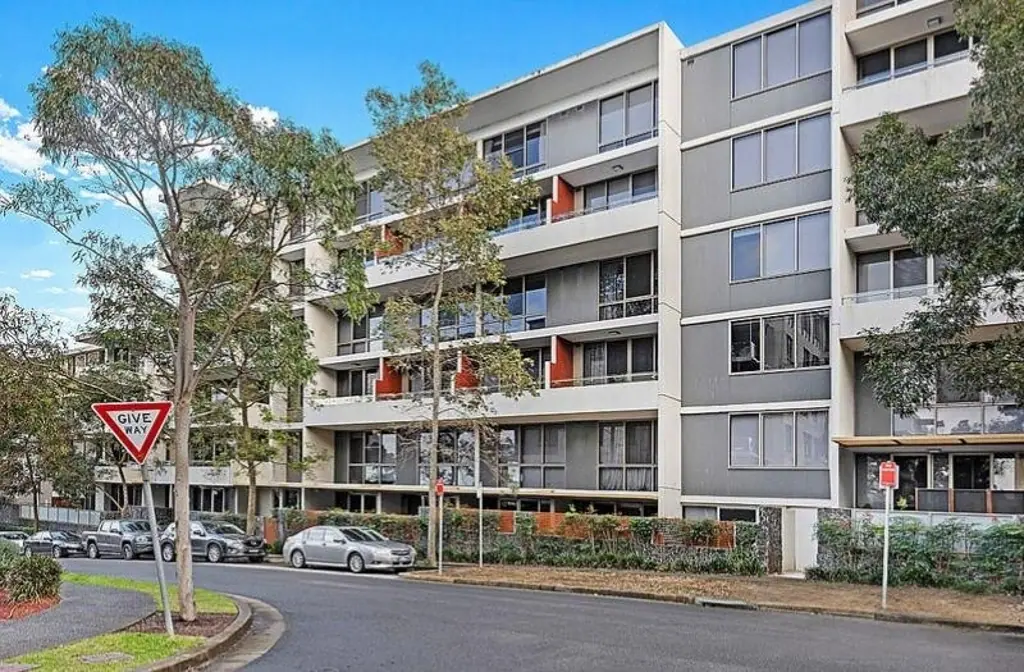 Stunning Two-Level Apartment in Epping Park's Resort-Style Estate