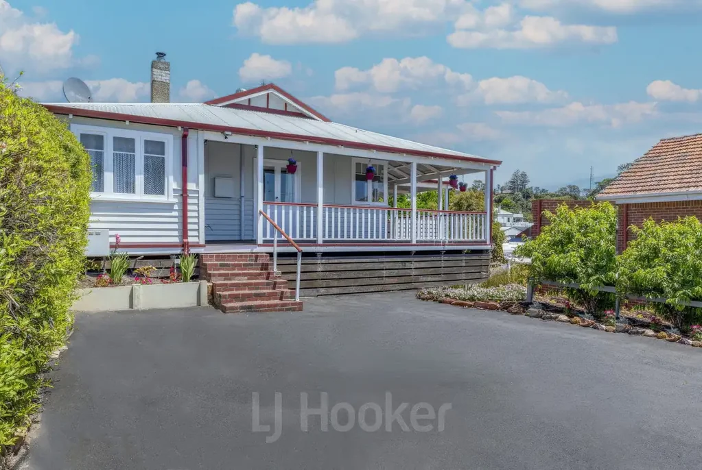 Bunbury 6침실 Expansive Home with Views and Rear Access