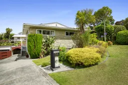 33 Redvers Drive, Belmont