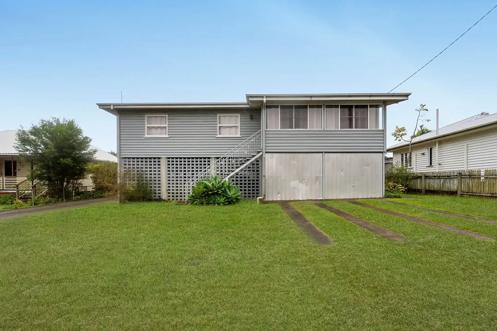 Beaudesert 3Kwarto Charming High-Set Home on 1,214m² in the Heart of Beaudesert - Development Potential (STCA)