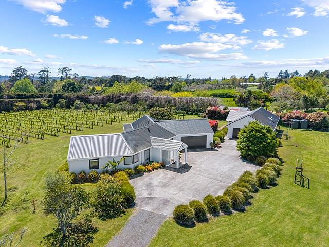 73 Motu Road, Kumeu, Rodney District