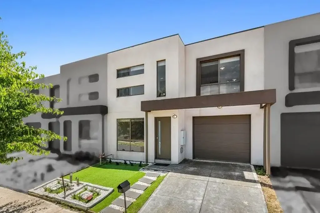31 Arlington Pk Parade, Mickleham, VIC 3064