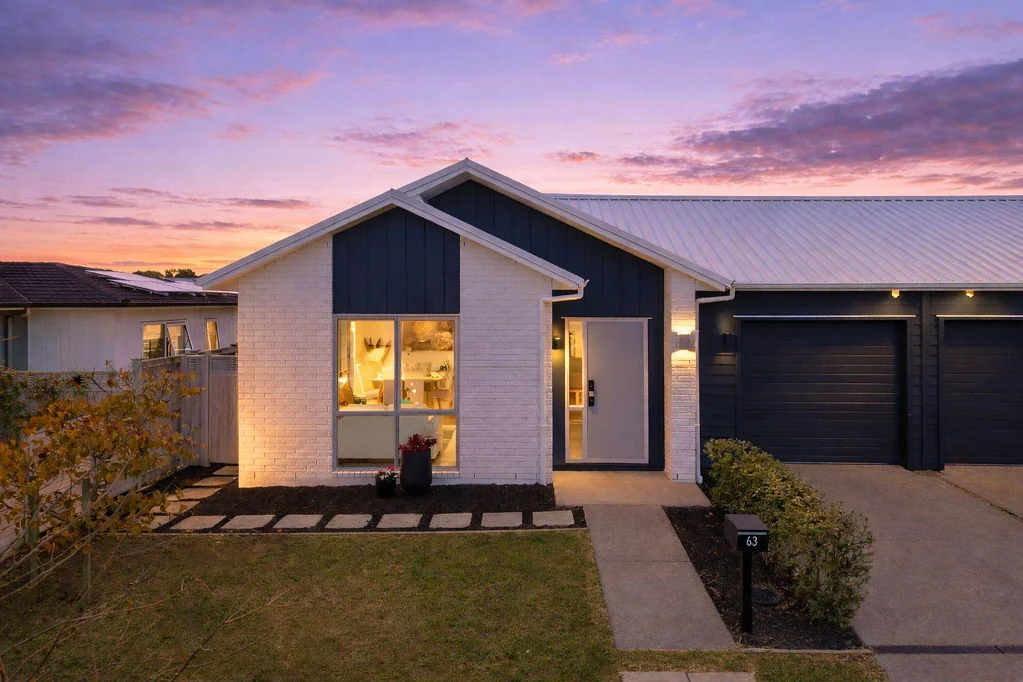 Conifer Grove 3침실 URGENT SALE – MODERN FLETCHER HOME !!