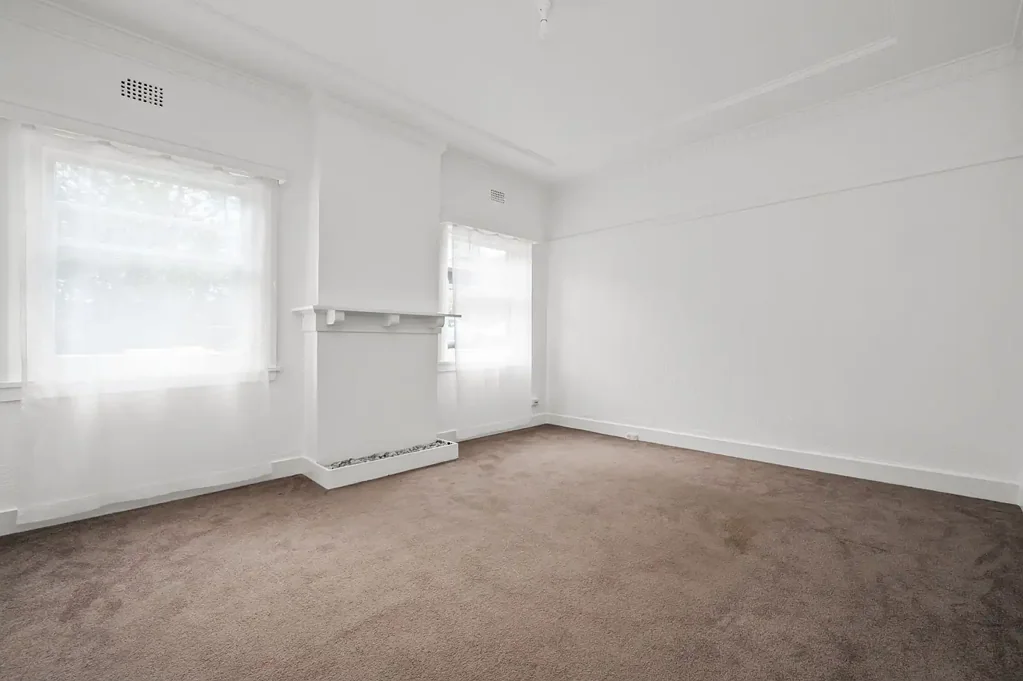 Spacious Original Art Deco Apartment - Two Minute Walk To Coogee Beach