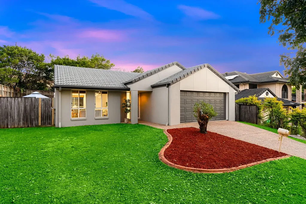Underwood 4ห้องนอน Stylish Lowset Family Home with Modern Updates - Walk to Shops & Parks